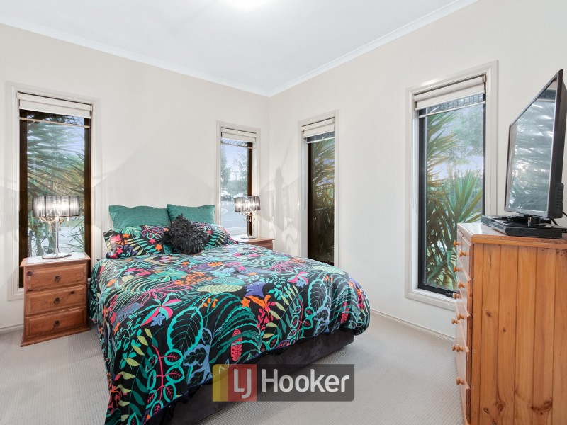 20 Merrowland Avenue, Cranbourne North VIC 3977