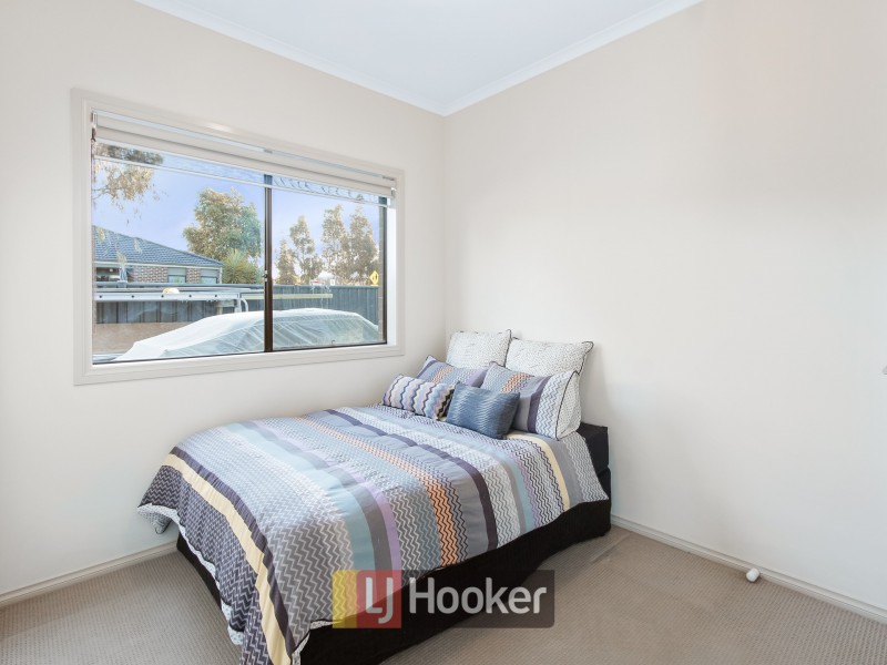 20 Merrowland Avenue, Cranbourne North VIC 3977