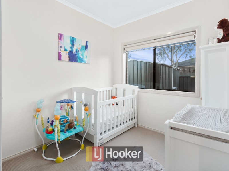 20 Merrowland Avenue, Cranbourne North VIC 3977