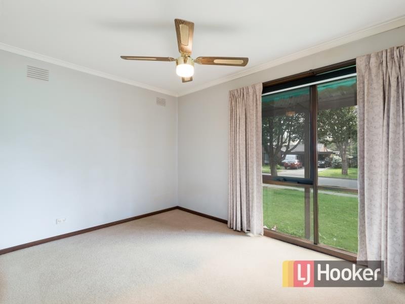 1 Selkirk Court, Berwick VIC 3806