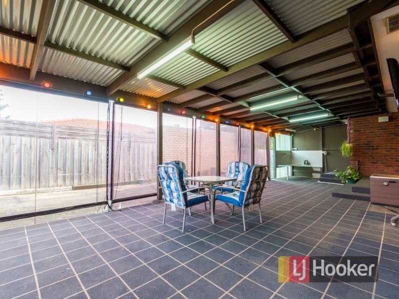 1 Selkirk Court, Berwick VIC 3806