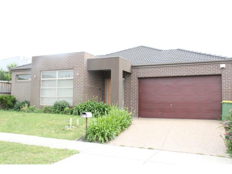 17 Flinders Park Drive, Officer VIC 3809