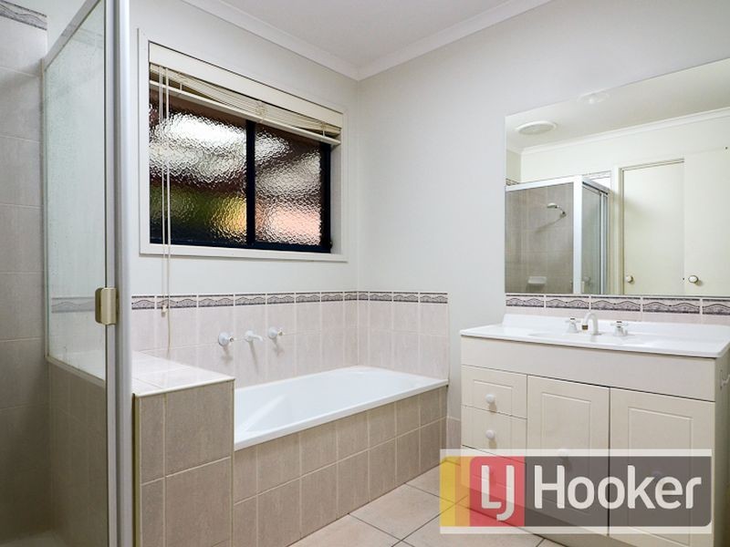 47 The Parkway, Pakenham VIC 3810
