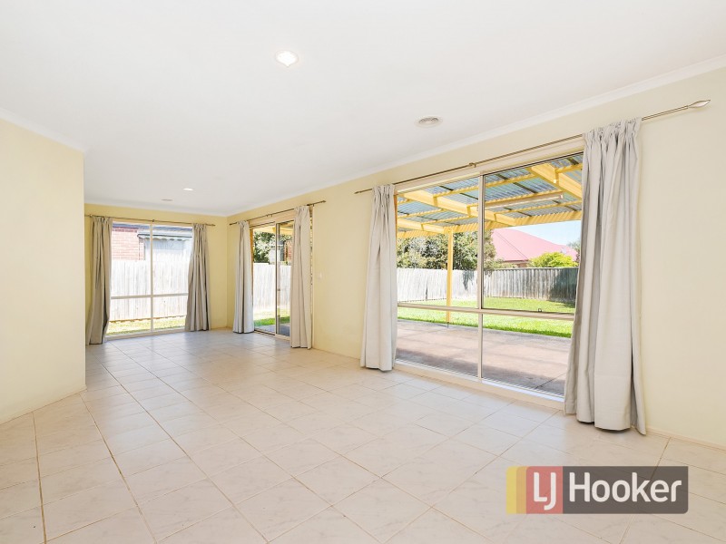 52 Beethoven Drive, Narre Warren South VIC 3805
