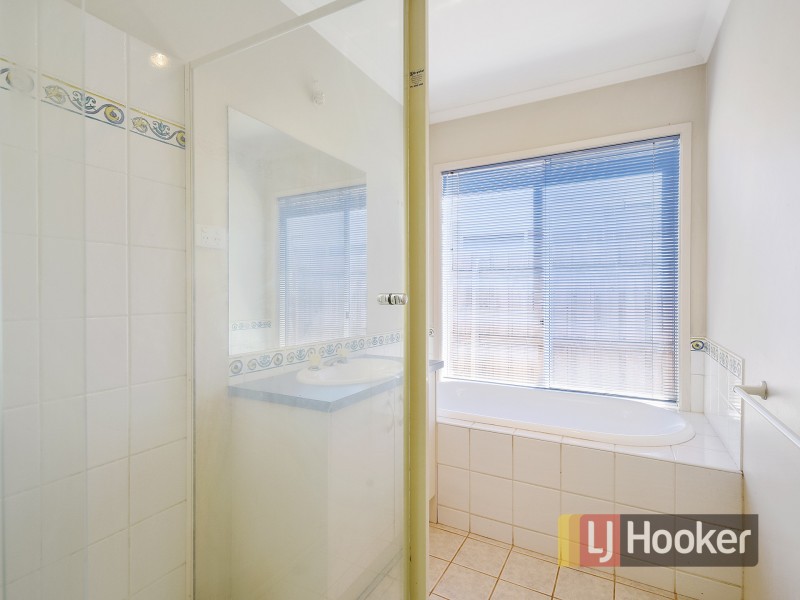 52 Beethoven Drive, Narre Warren South VIC 3805