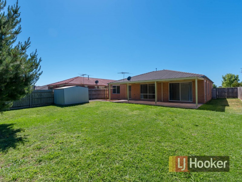 52 Beethoven Drive, Narre Warren South VIC 3805