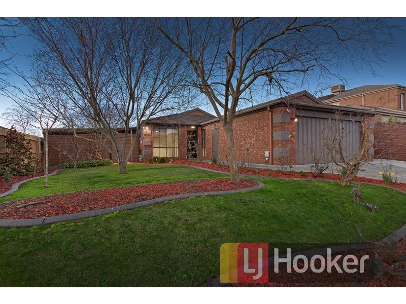 26 Lighthorse Crescent, Narre Warren South VIC 3805