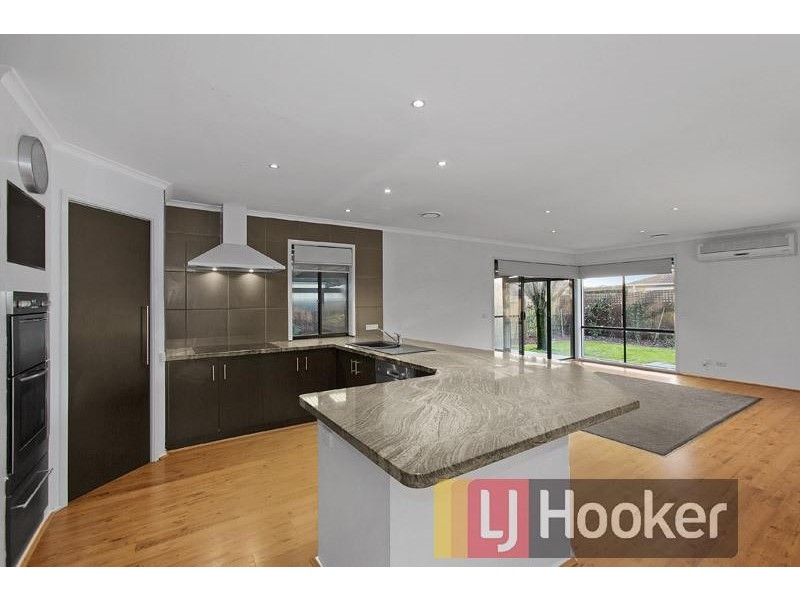 26 Lighthorse Crescent, Narre Warren South VIC 3805