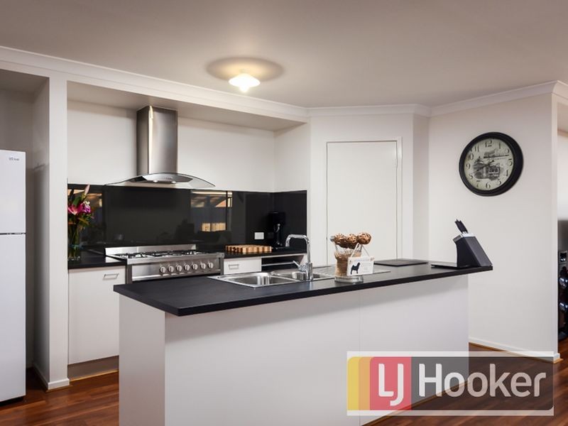 4 Bremer Street, Clyde North VIC 3978