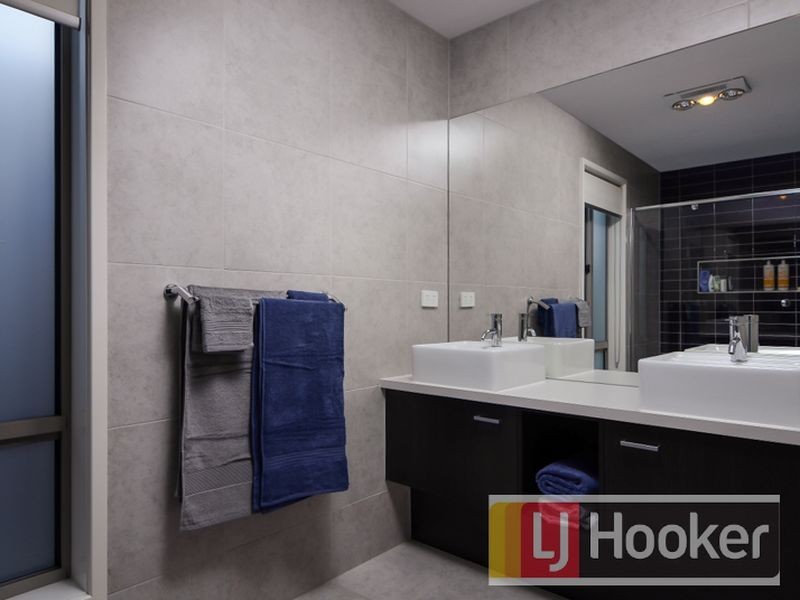 4 Bremer Street, Clyde North VIC 3978