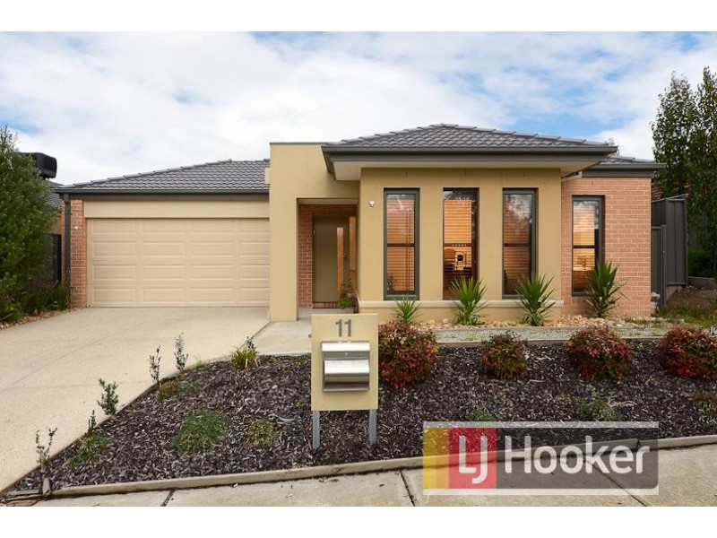 11 Jefferson avenue, Cranbourne North VIC 3977