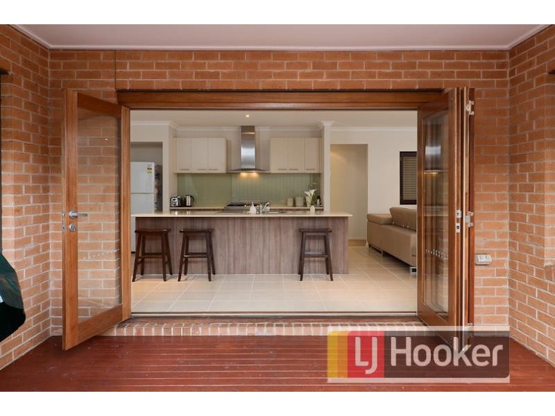 11 Jefferson avenue, Cranbourne North VIC 3977