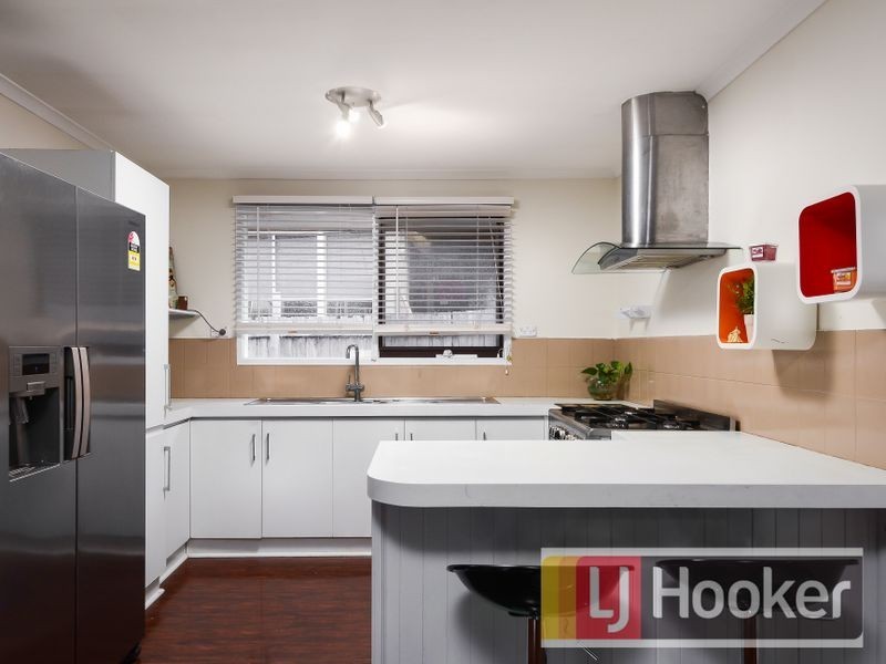 8 Heather Court, Hampton Park VIC 3976