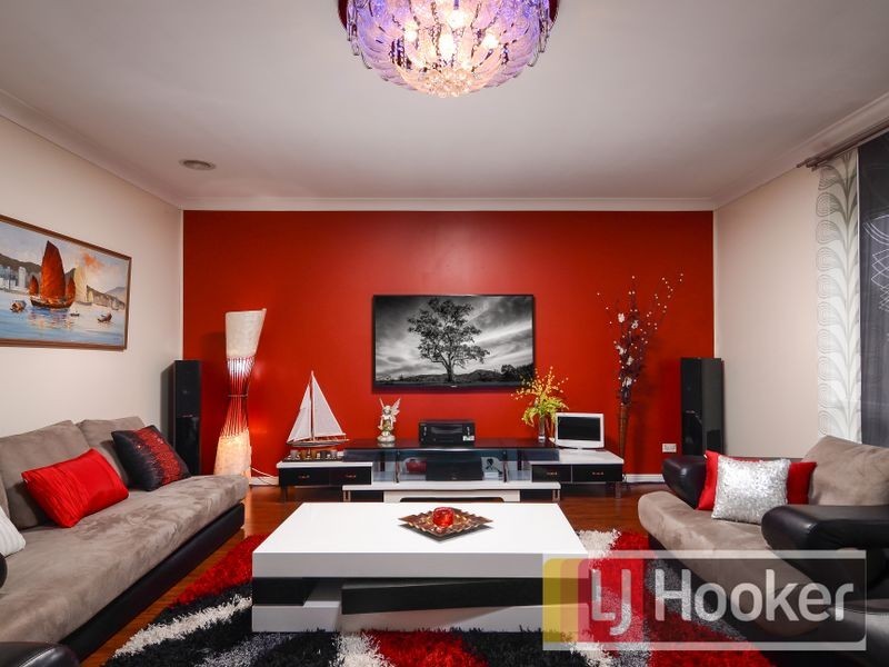 8 Heather Court, Hampton Park VIC 3976