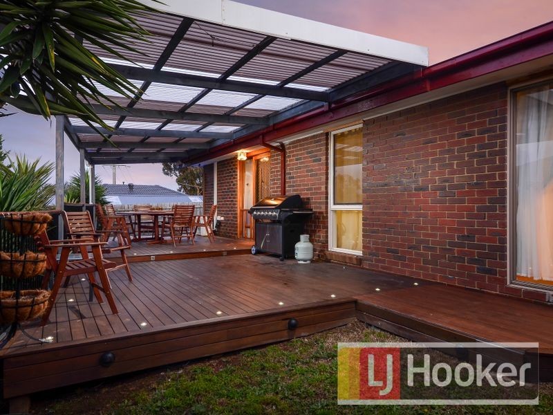 8 Heather Court, Hampton Park VIC 3976