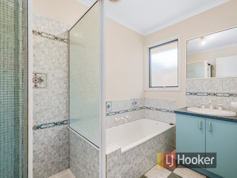 22 Dewsbury Court, Narre Warren South VIC 3805