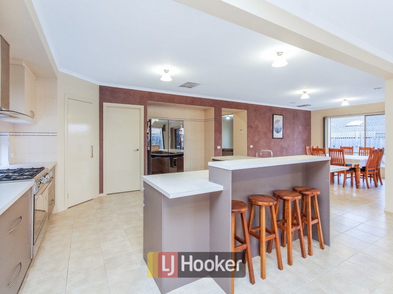 13 Wilkinson Way, Endeavour Hills VIC 3802