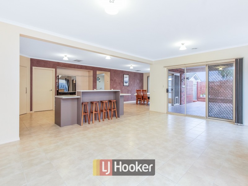 13 Wilkinson Way, Endeavour Hills VIC 3802