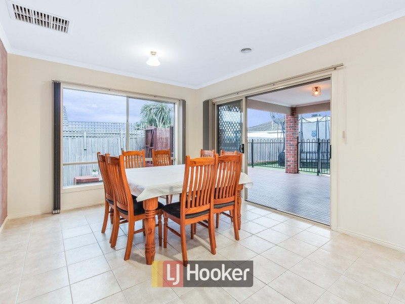 13 Wilkinson Way, Endeavour Hills VIC 3802