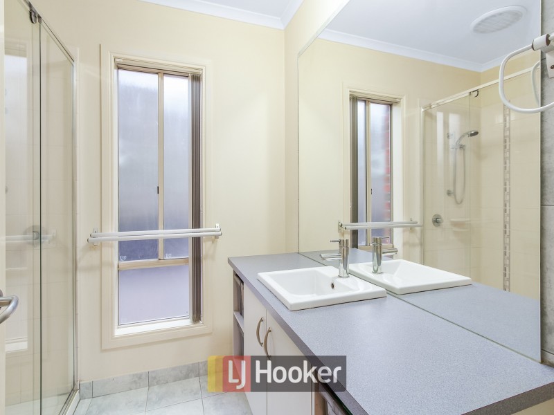 13 Wilkinson Way, Endeavour Hills VIC 3802