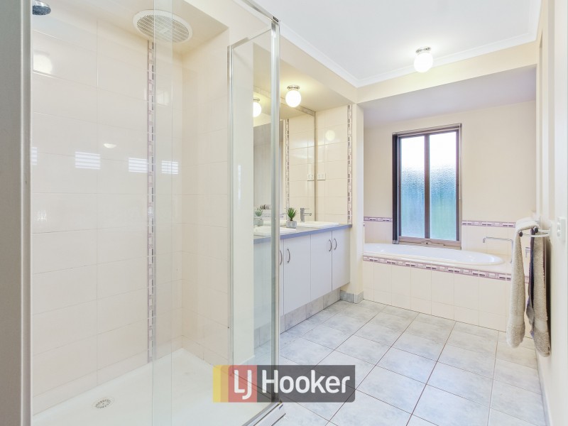 13 Wilkinson Way, Endeavour Hills VIC 3802