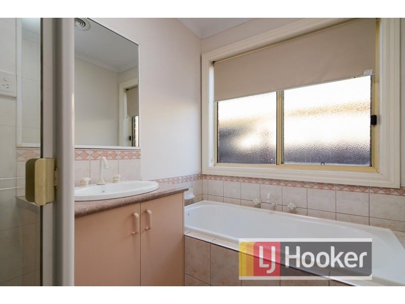 20 Turnberry avenue, Narre Warren South VIC 3805