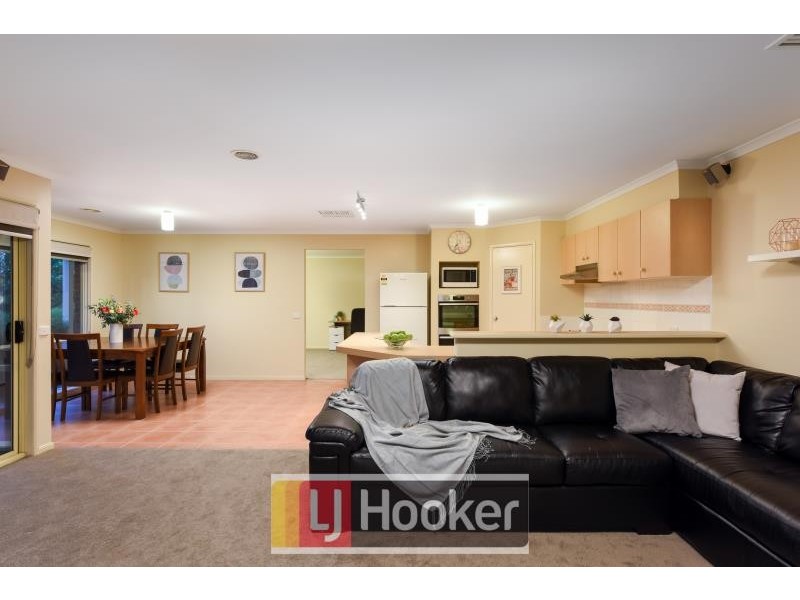 18 McCartney Drive, Narre Warren South VIC 3805