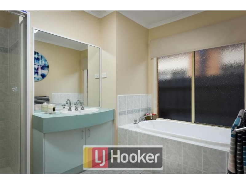 18 McCartney Drive, Narre Warren South VIC 3805