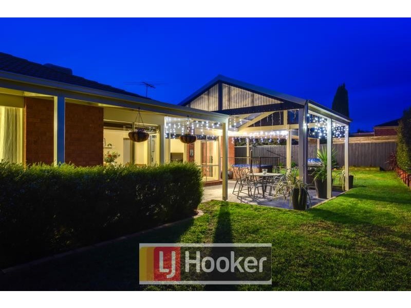 18 McCartney Drive, Narre Warren South VIC 3805