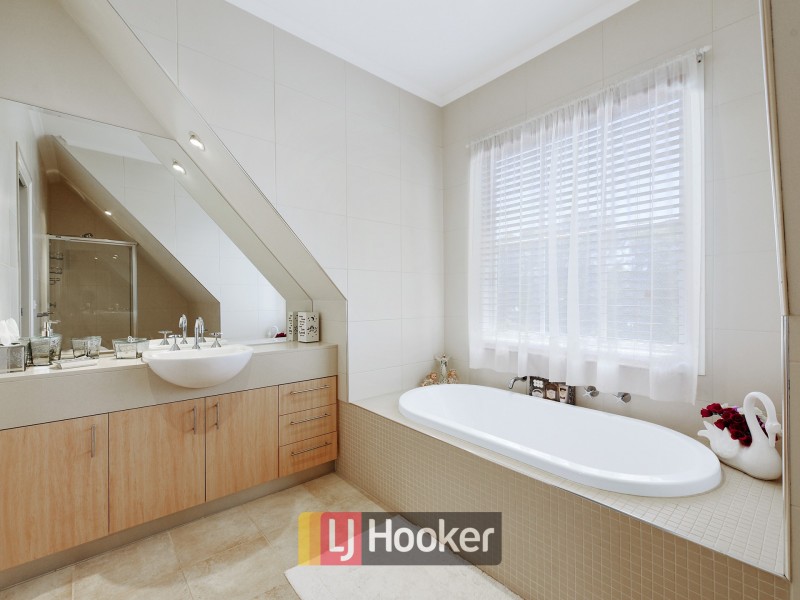 3 The Springs Close, Narre Warren South VIC 3805