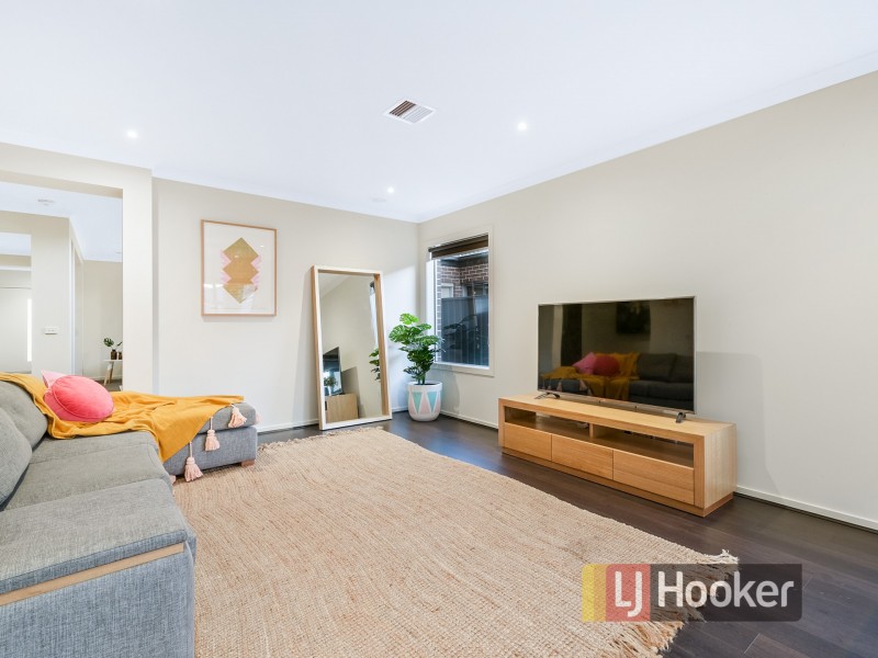 58 Pegasus Road, Cranbourne West VIC 3977