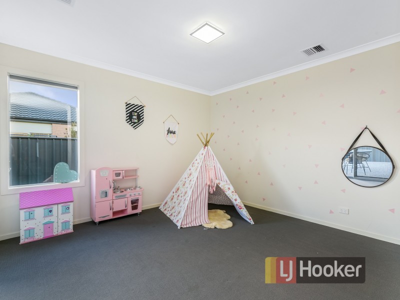 58 Pegasus Road, Cranbourne West VIC 3977