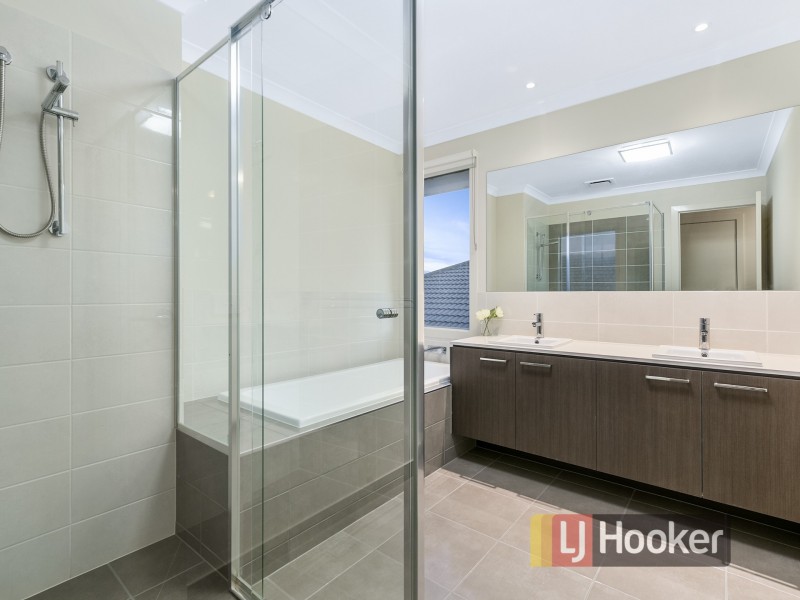 58 Pegasus Road, Cranbourne West VIC 3977