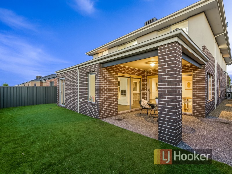 58 Pegasus Road, Cranbourne West VIC 3977