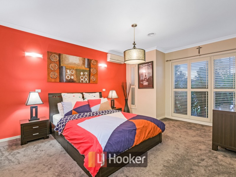 18 Merrowland Avenue, Cranbourne North VIC 3977