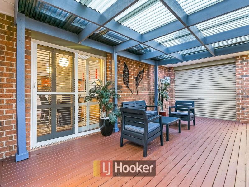 18 Merrowland Avenue, Cranbourne North VIC 3977