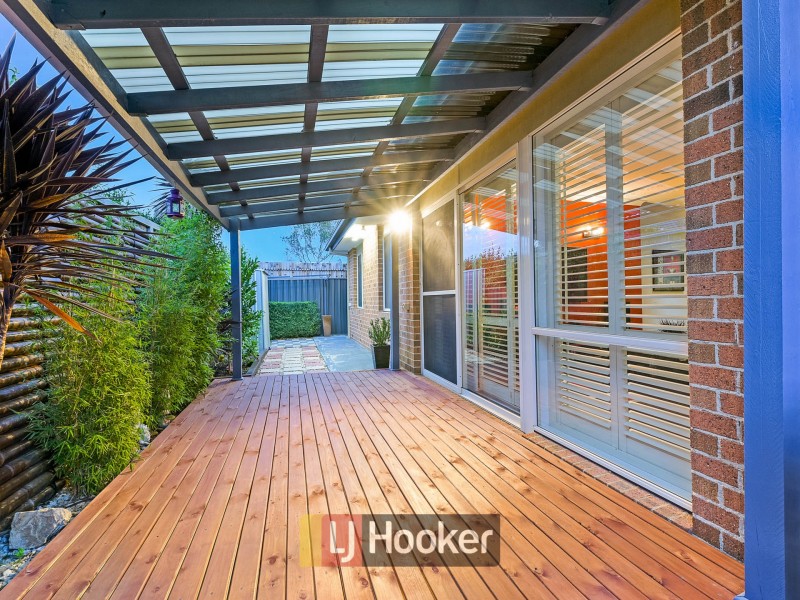 18 Merrowland Avenue, Cranbourne North VIC 3977