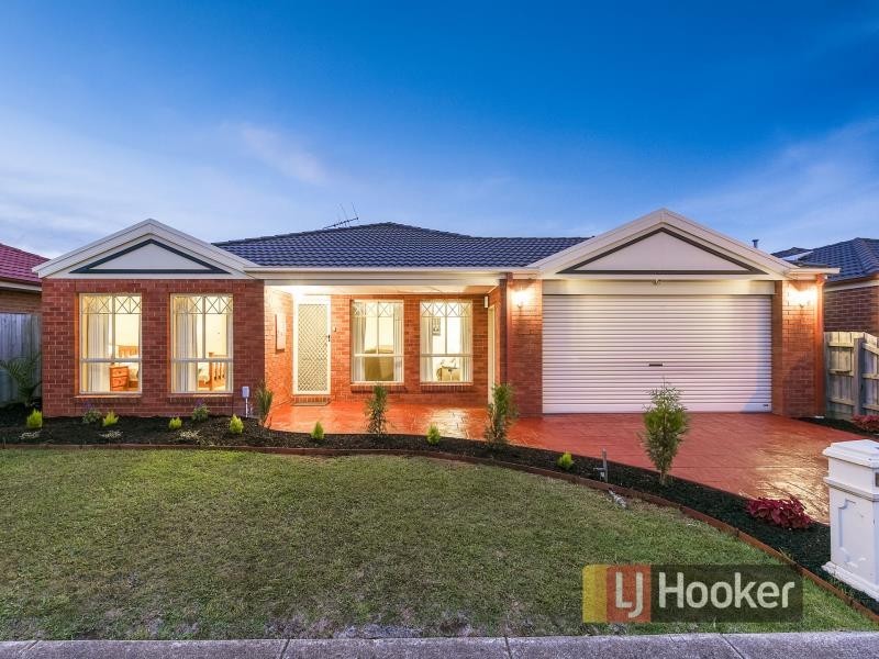 18 Terri Ester Drive, Berwick VIC 3806