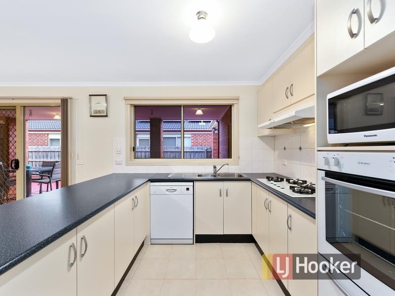 18 Terri Ester Drive, Berwick VIC 3806
