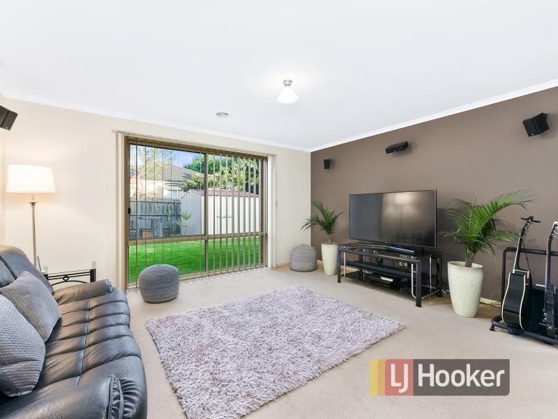 18 Terri Ester Drive, Berwick VIC 3806