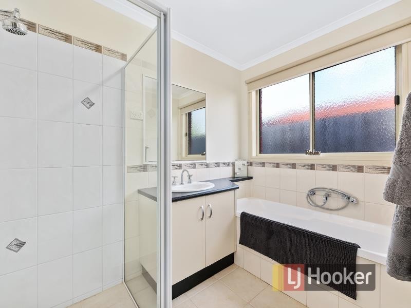 18 Terri Ester Drive, Berwick VIC 3806