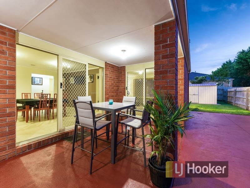 18 Terri Ester Drive, Berwick VIC 3806