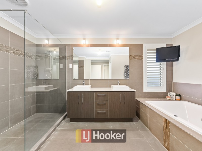 9 Ciliata Street, Cranbourne North VIC 3977