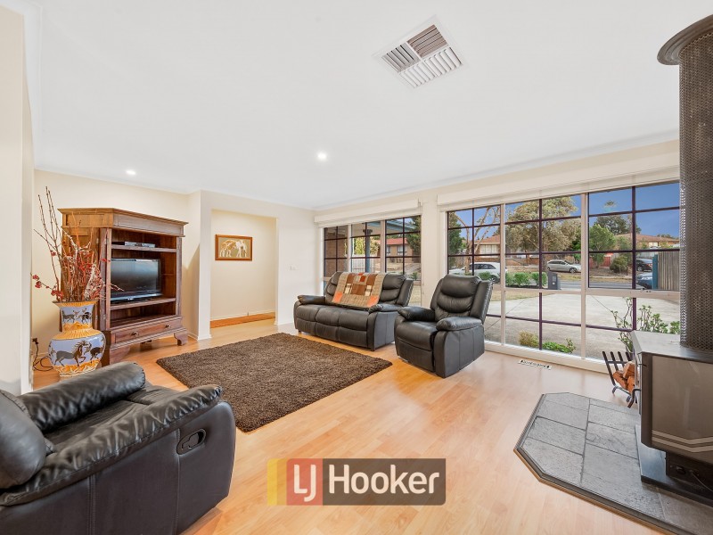 17 Willow Drive, Hampton Park VIC 3976