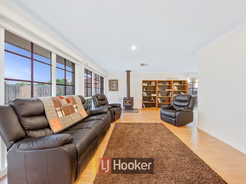 17 Willow Drive, Hampton Park VIC 3976
