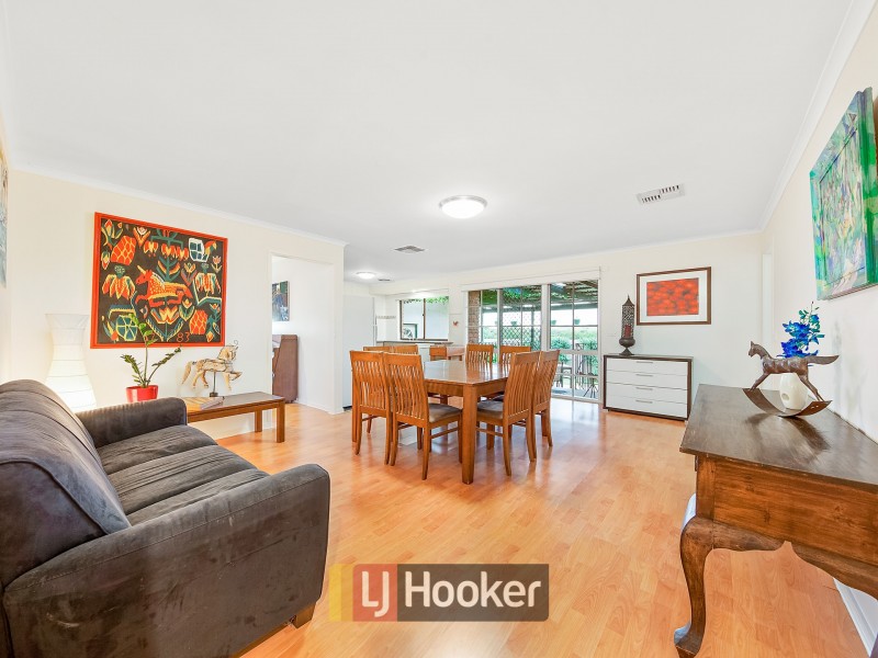 17 Willow Drive, Hampton Park VIC 3976