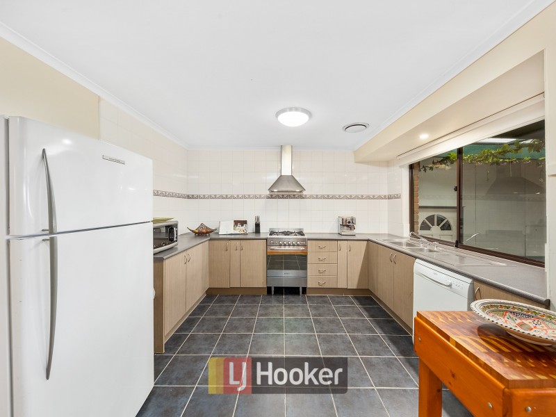 17 Willow Drive, Hampton Park VIC 3976
