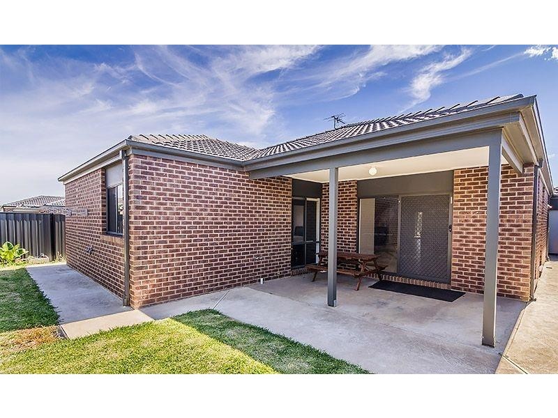 14 San Fratello Street, Clyde North VIC 3978