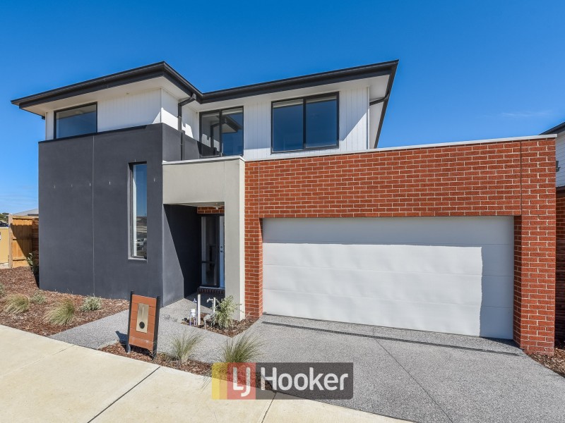 41 Barley Crescent, Clyde North VIC 3978