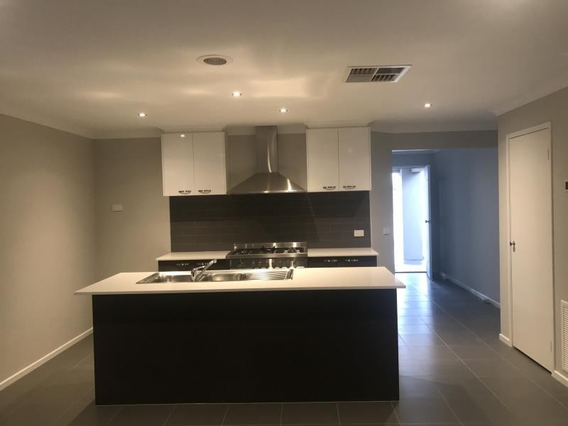 3 Dexter Crescent, Clyde North VIC 3978